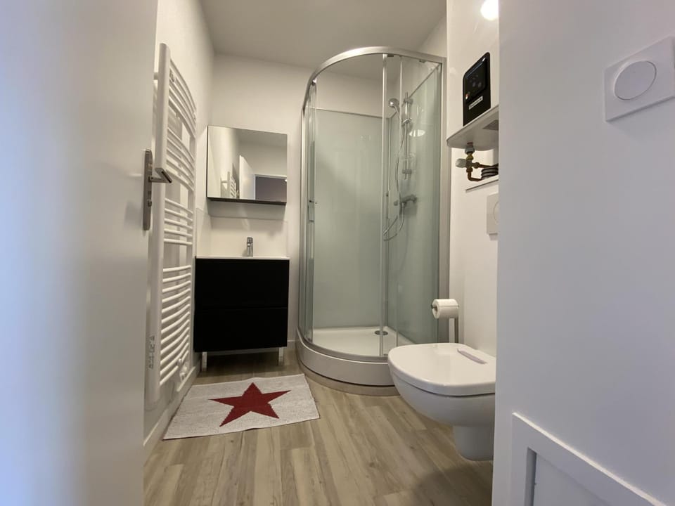 Studio refait à neuf, front de mer, avec parking, pour 3 personnes - FR-1-474-147 Apartment in Arcachon