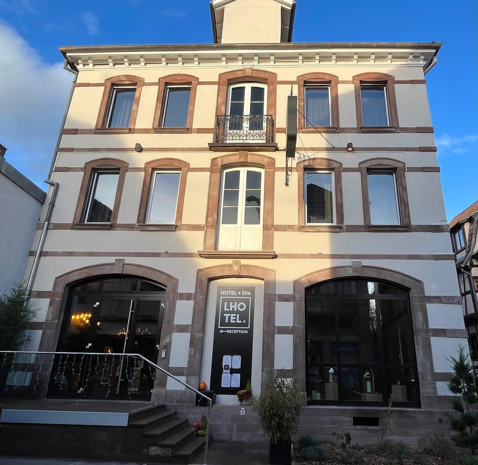 Property building, Facade/entrance