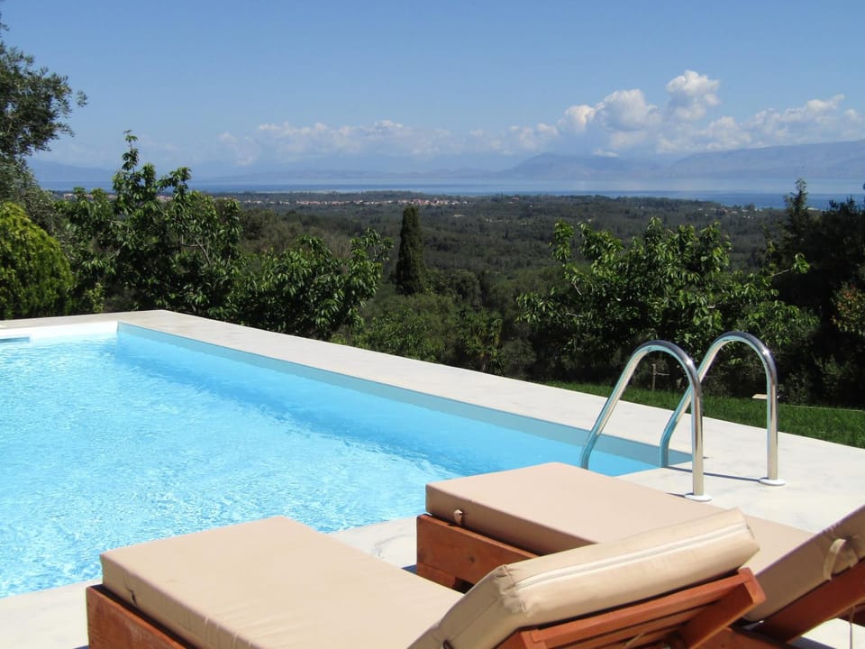 View (from property/room), Mountain view, Swimming pool, Quiet street view