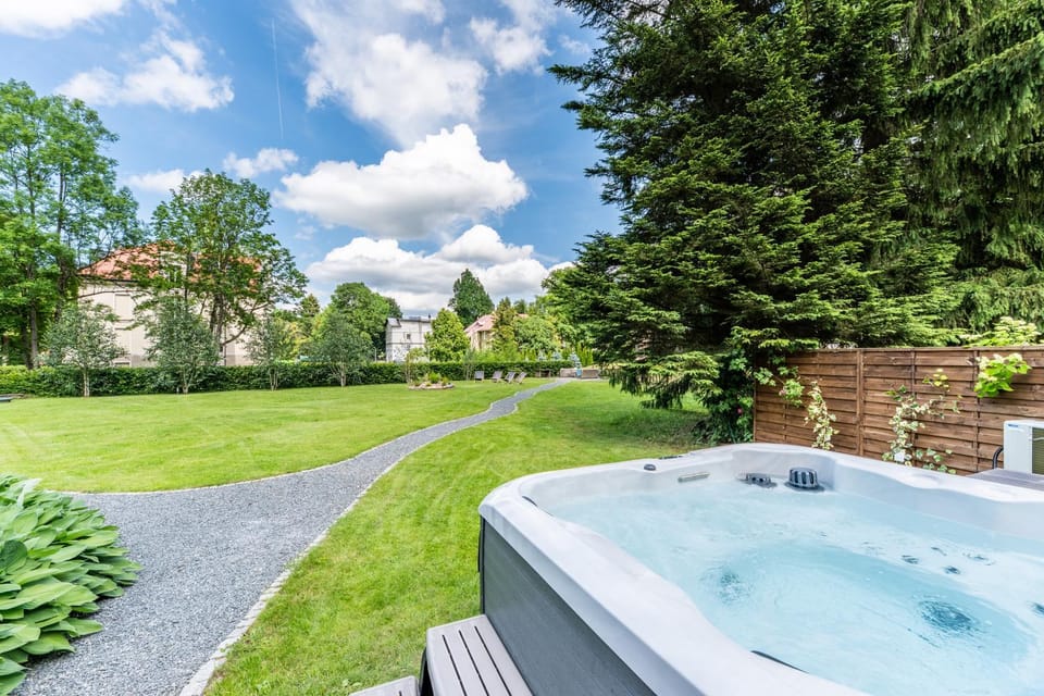 Spring, Natural landscape, Garden, Hot Tub, Garden view