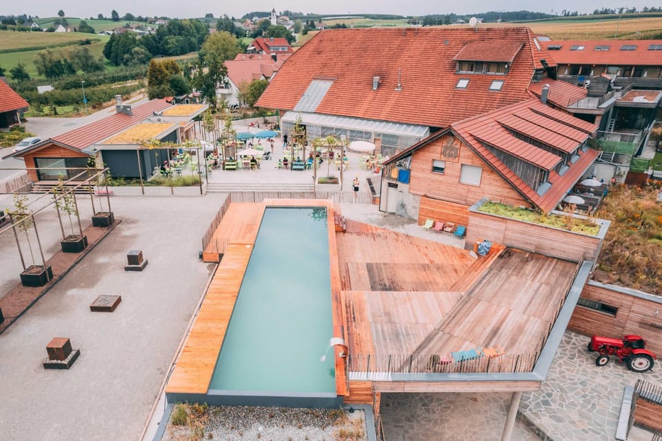Property building, Bird's eye view, Swimming pool