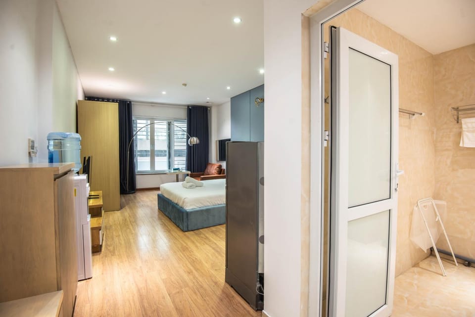 Bed, TV and multimedia, Living room, Photo of the whole room, Seating area, Dining area, Bedroom, wardrobe