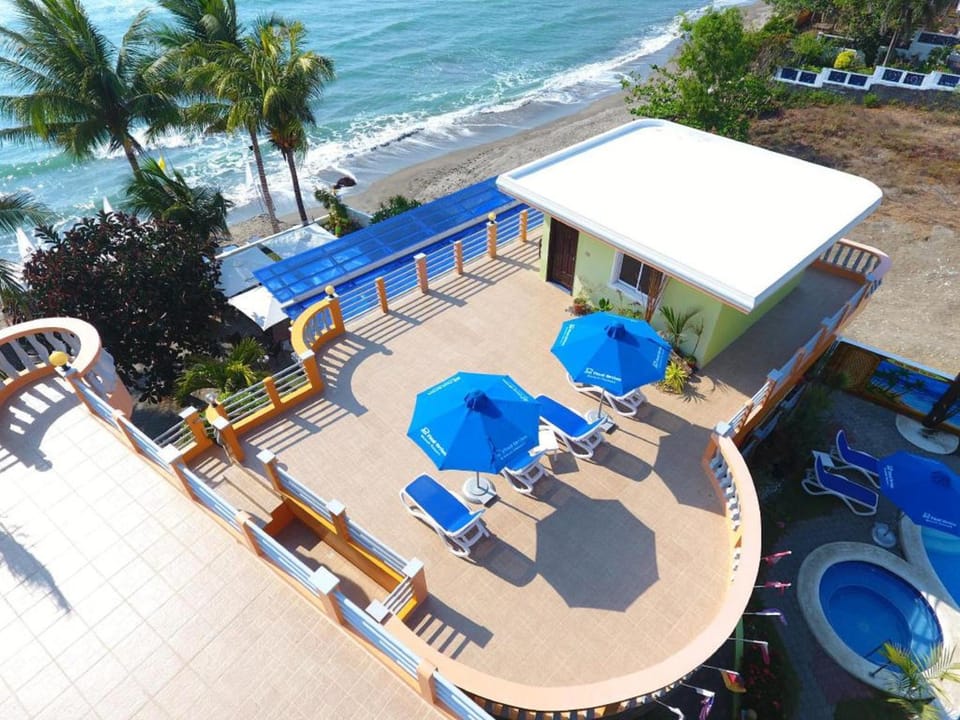 Bird's eye view, Pool view