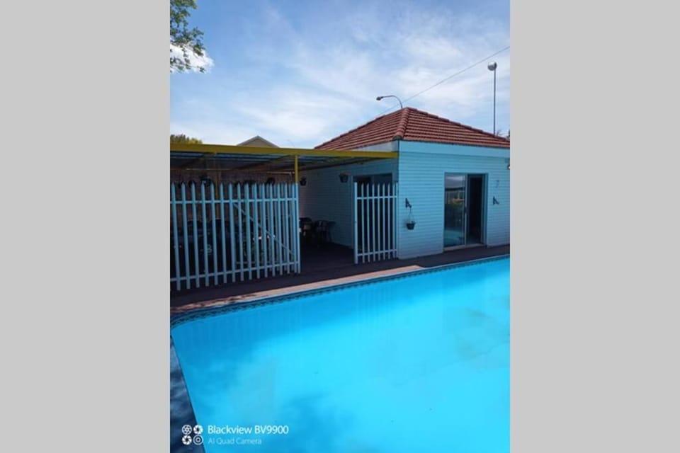 Property building, Swimming pool, Swimming pool