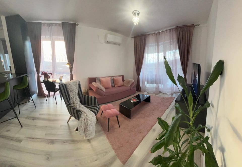 TV and multimedia, Seating area, air conditioner