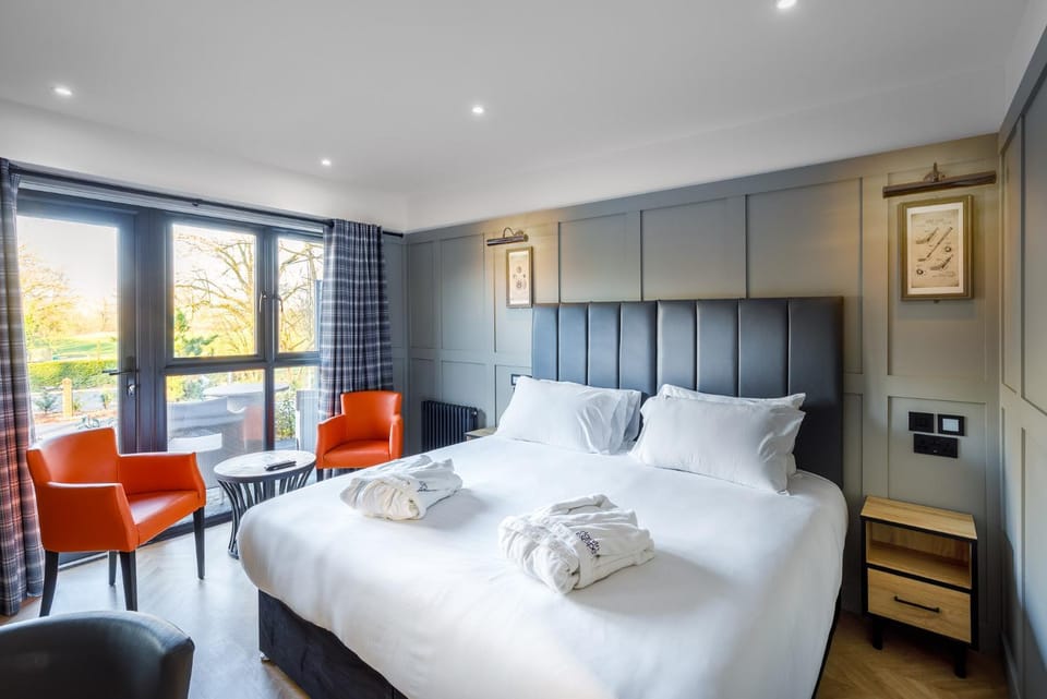 Bed, Photo of the whole room, Bedroom