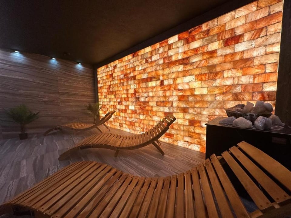 Sauna, Swimming pool