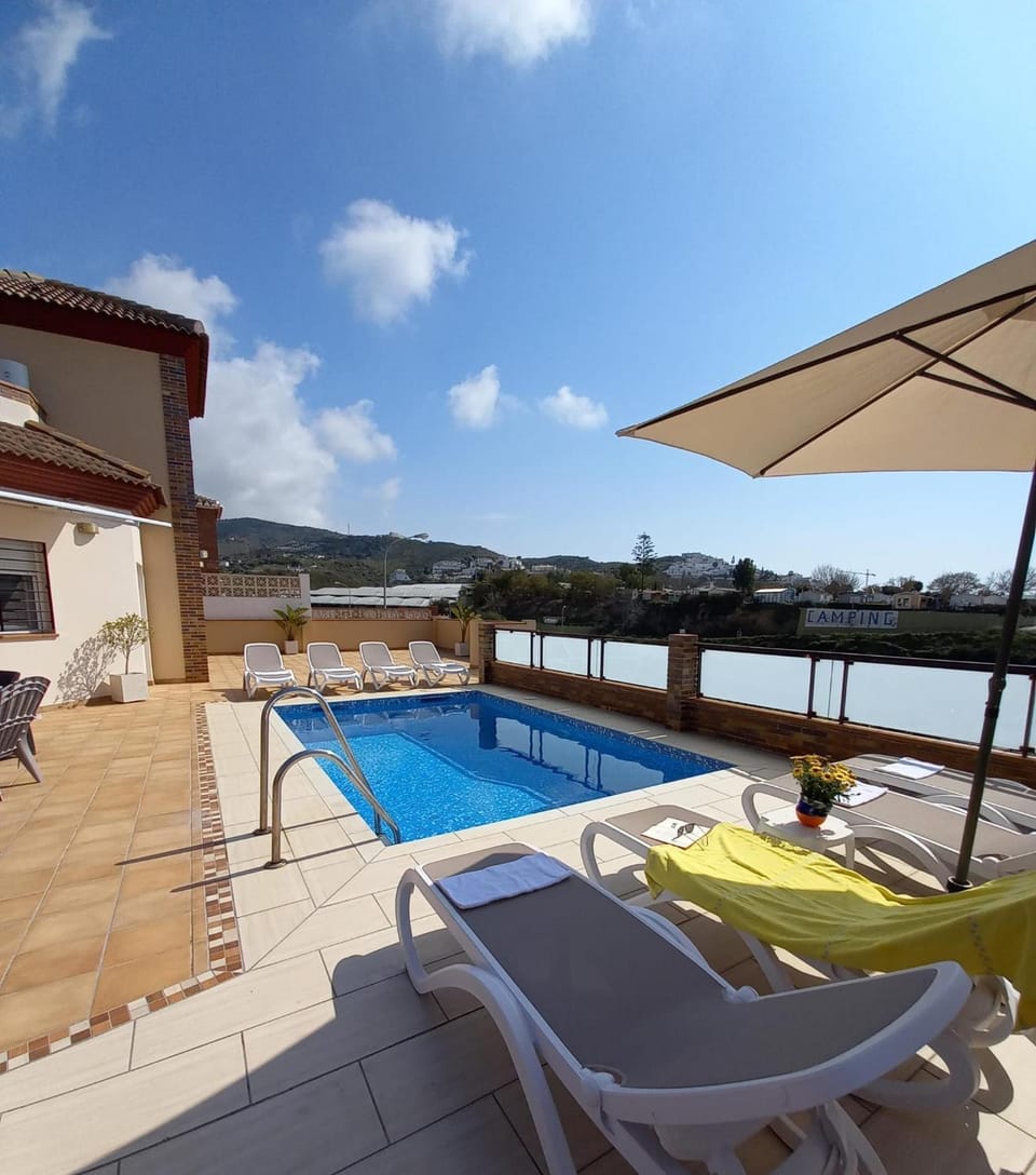 Balcony/Terrace, Swimming pool