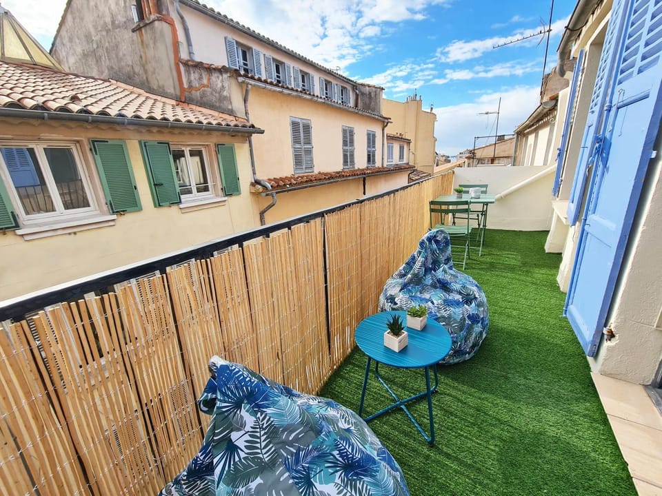 GregBnb - Centre Ancien - Studio Roof-Top - CLIMATISÉ - 5eme étage Apartment in Toulon