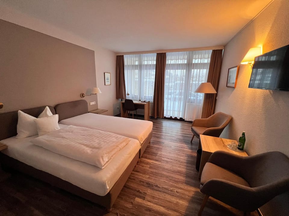 Bed, Photo of the whole room