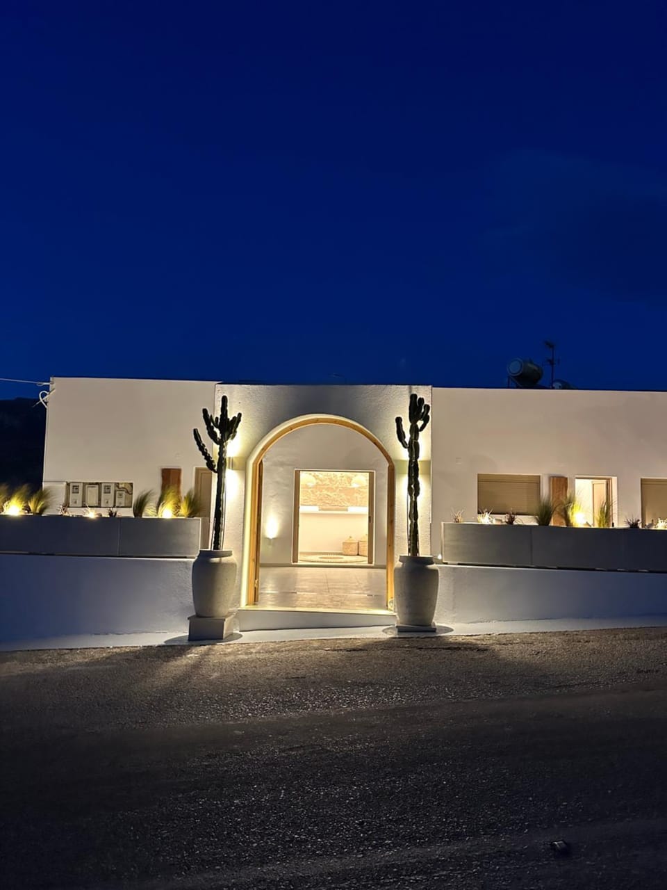 Property building, Facade/entrance, Night
