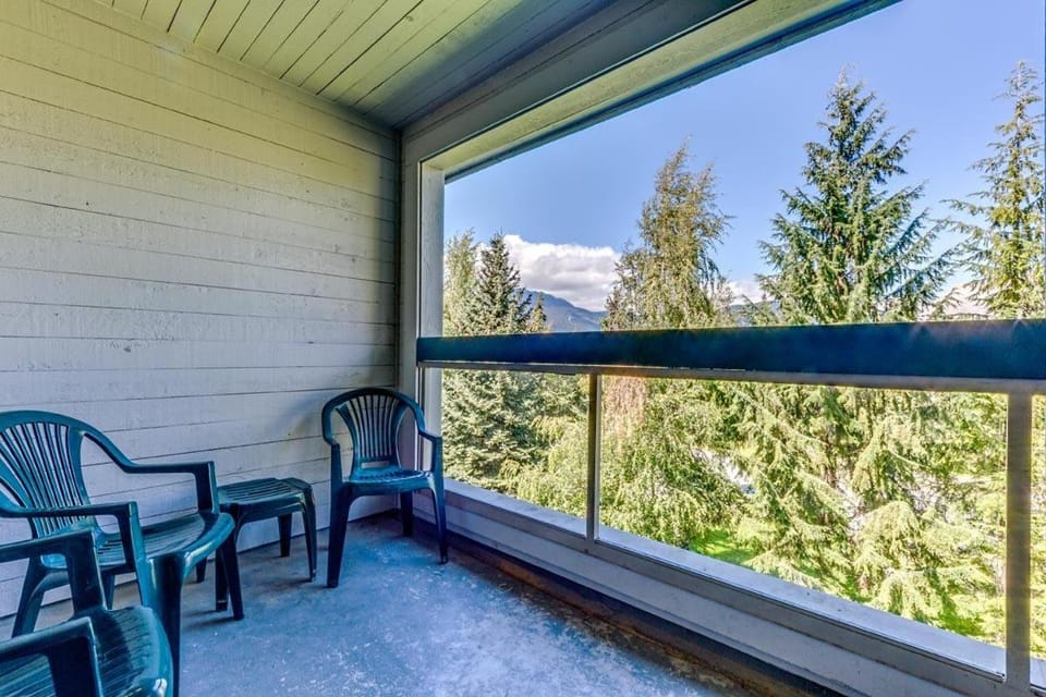 Greystone Lodge 310 Ski-in Out House in Whistler