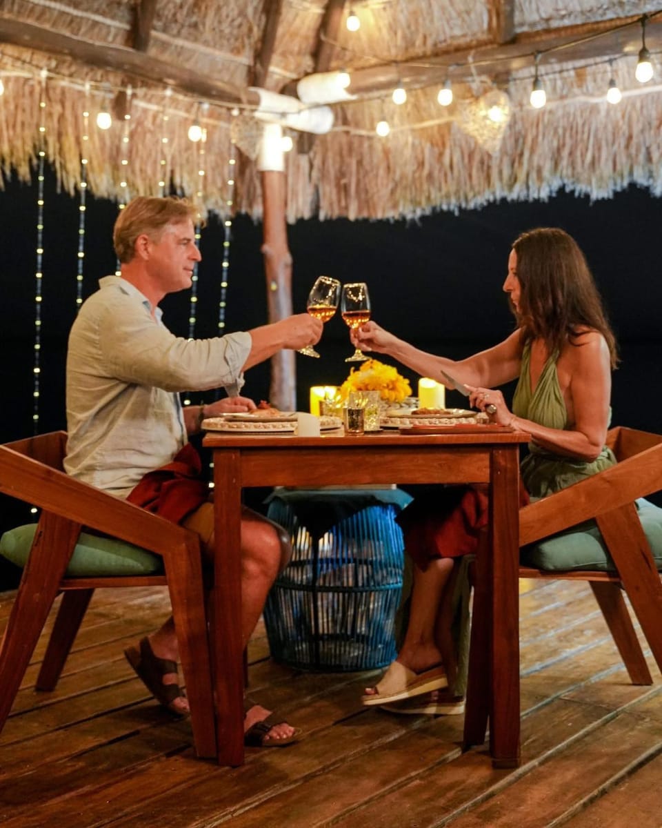People, Food and drinks, Dining area, Food, Guests, Drinks, Alcoholic drinks