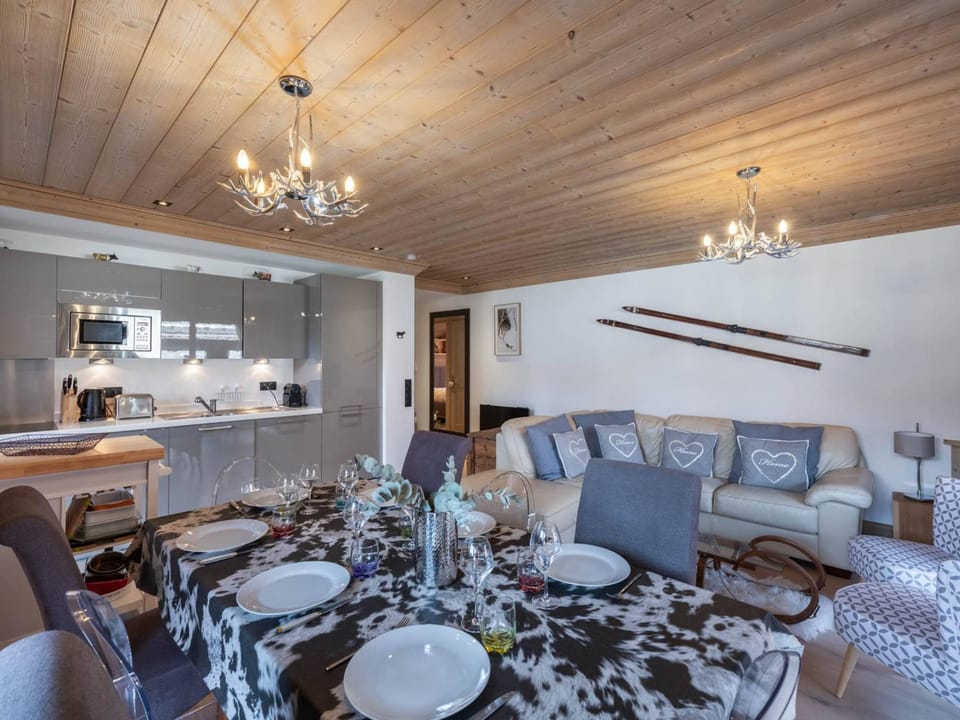 Appartement familial à Courchevel avec terrasse et parking couvert Apartment in Saint-Bon-Tarentaise