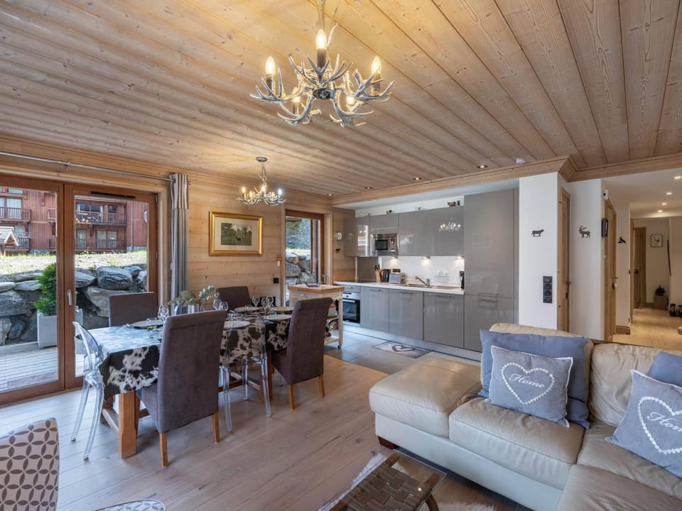 Appartement familial à Courchevel avec terrasse et parking couvert Apartment in Saint-Bon-Tarentaise