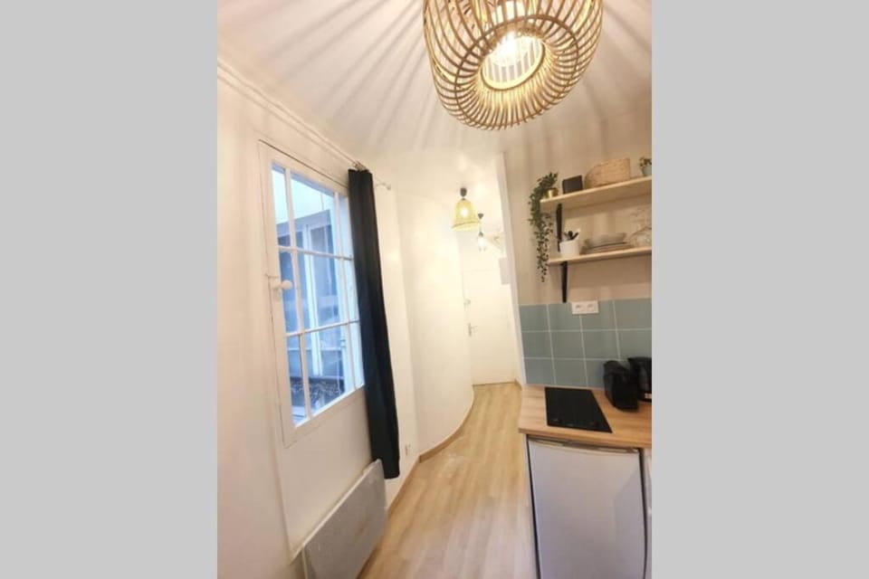 Montmartre Jungle Apartment in Paris