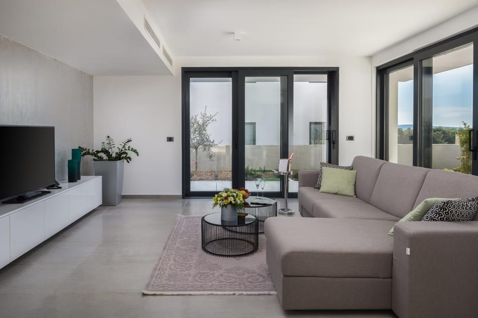 TV and multimedia, Living room, Seating area