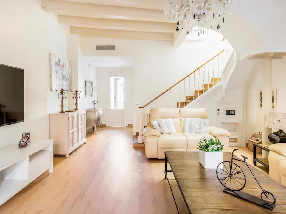 Sitges Spaces Beach House-4 bedrooms, 3 Bathrooms, Large Terrace,, Center-Beach Villa in Sitges
