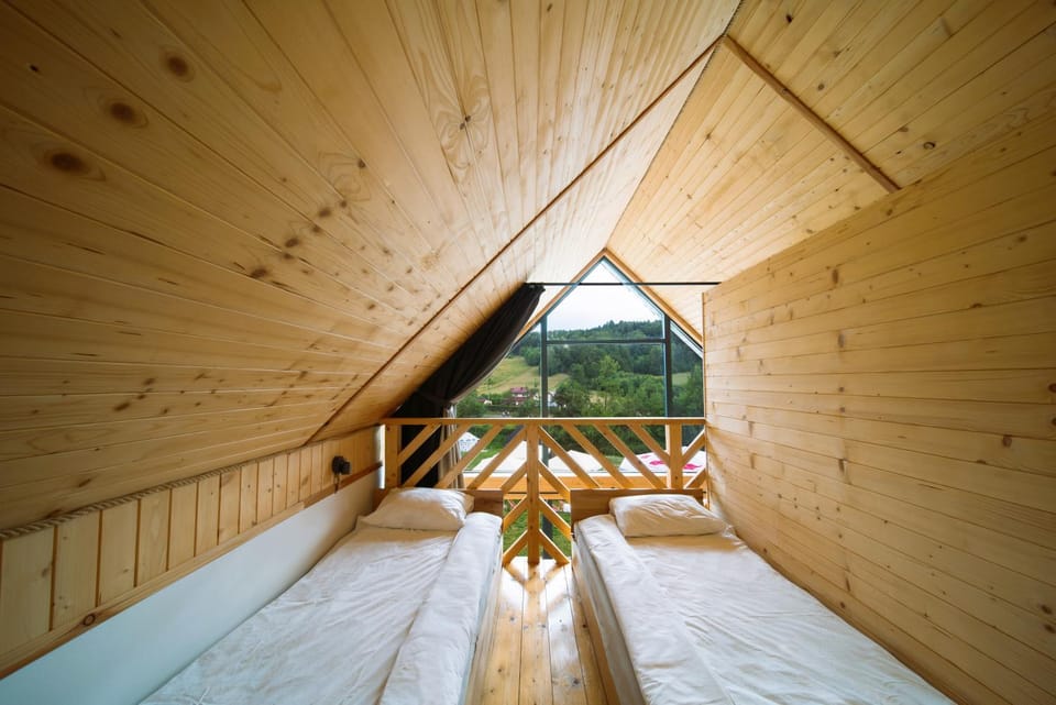 Bed, Natural landscape, View (from property/room), Balcony/Terrace, Photo of the whole room, Decorative detail, Decorative detail, Bedroom