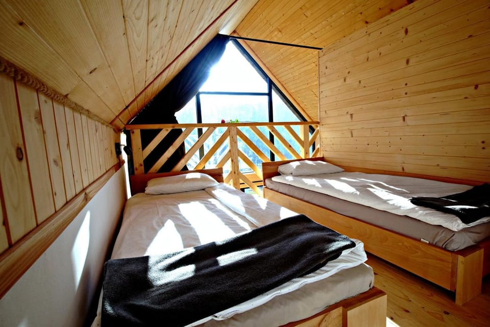 Bed, Other, Other, Photo of the whole room, Decorative detail, Decorative detail, Seating area, Bedroom, Garden view, Garden view, towels