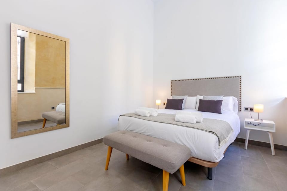 Nine O Clock San Agustin Suites Apartment in Seville