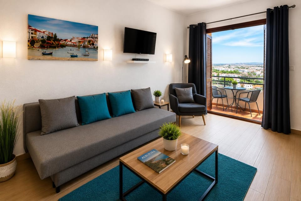 Ocean View Apt , Old Town, Walk to Beach & Restaurants Apartment in Guia