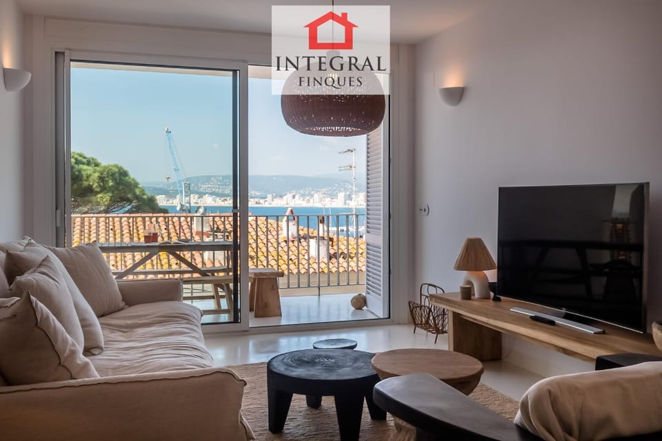 TV and multimedia, Living room, Sea view