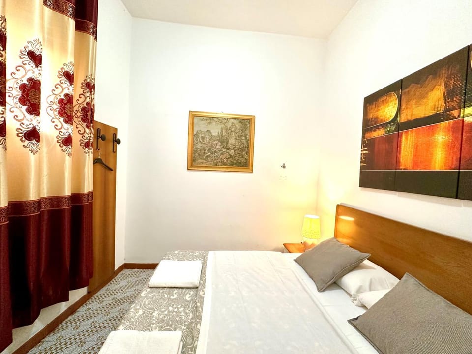 4 Rooms Apartment next to the colosseum Apartment in Rome