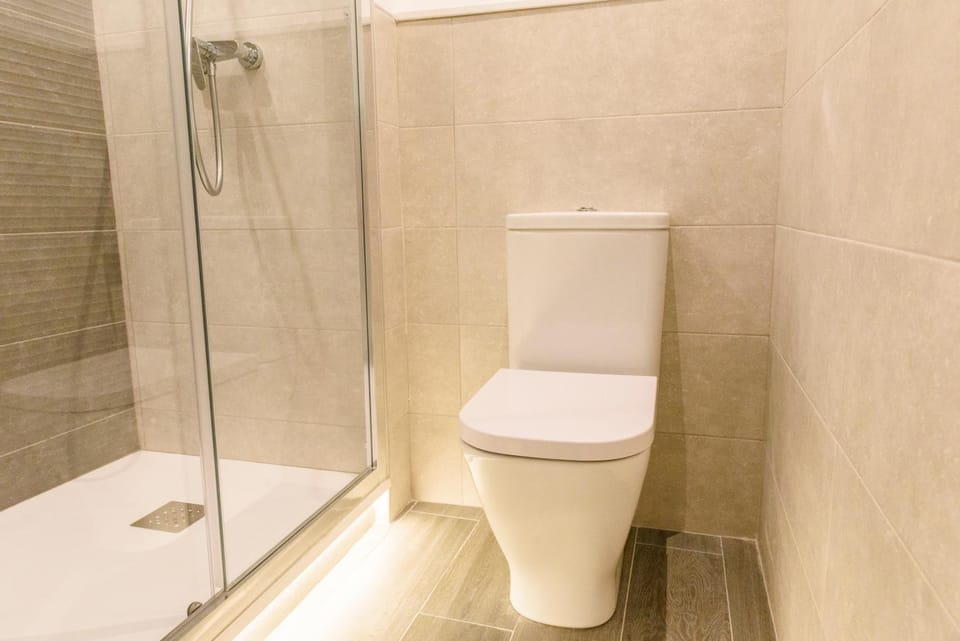 Shower, Toilet, Bathroom
