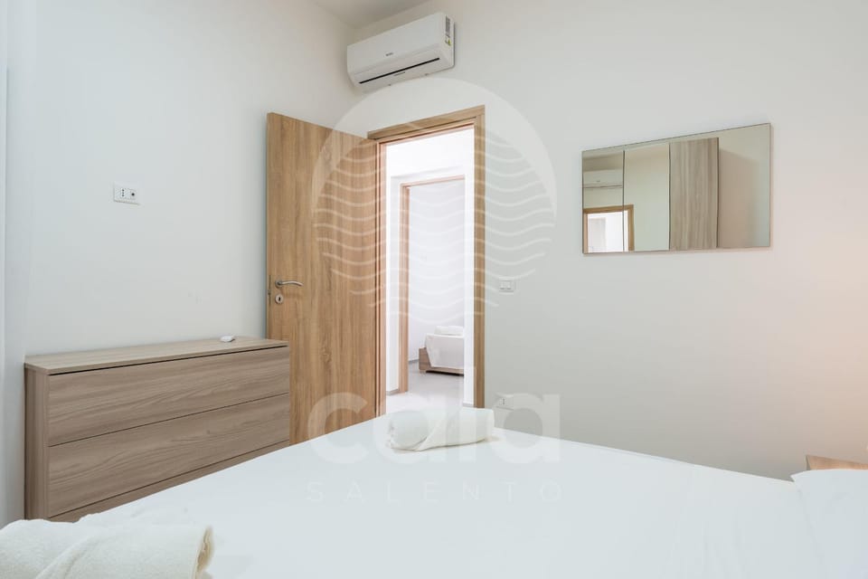 Bed, Photo of the whole room, Bedroom, wardrobe, air conditioner