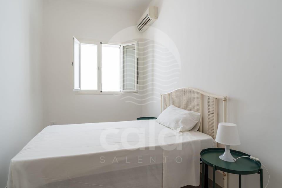 Bed, Photo of the whole room, Bedroom, air conditioner