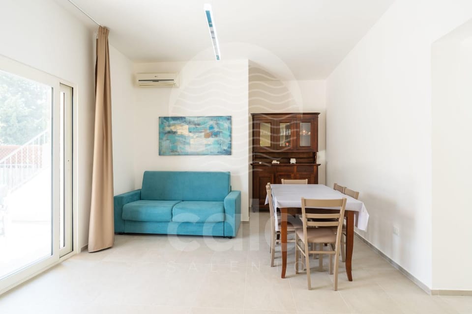 Living room, Dining area, air conditioner