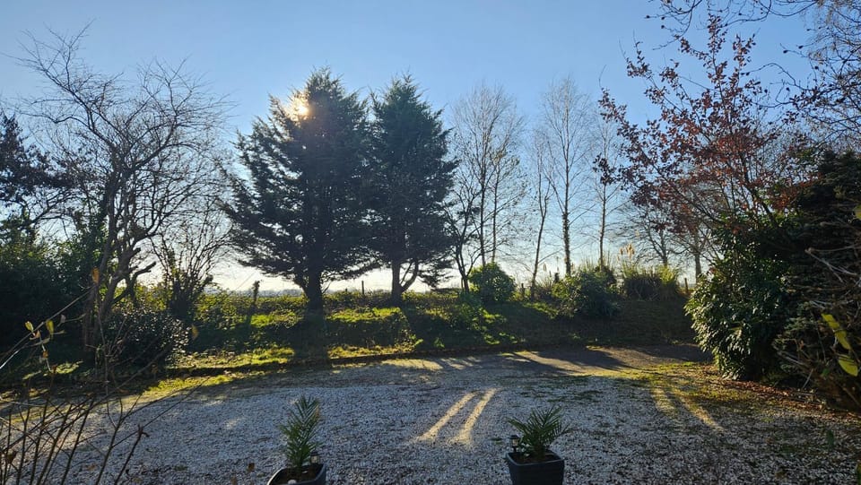 The Lions Den - La Loge Guest House Bed and Breakfast in Normandy