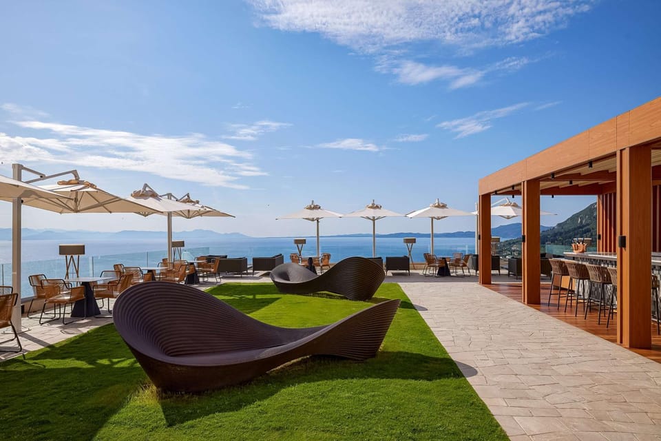 Lounge or bar
