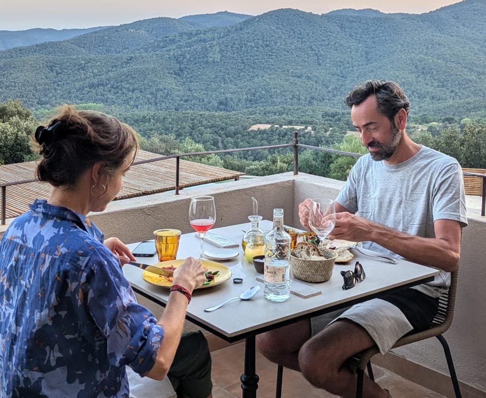 Restaurant/places to eat, Restaurant/places to eat, Day, People, Natural landscape, View (from property/room), Balcony/Terrace, Food and drinks, Food, Mountain view, Breakfast, Continental breakfast