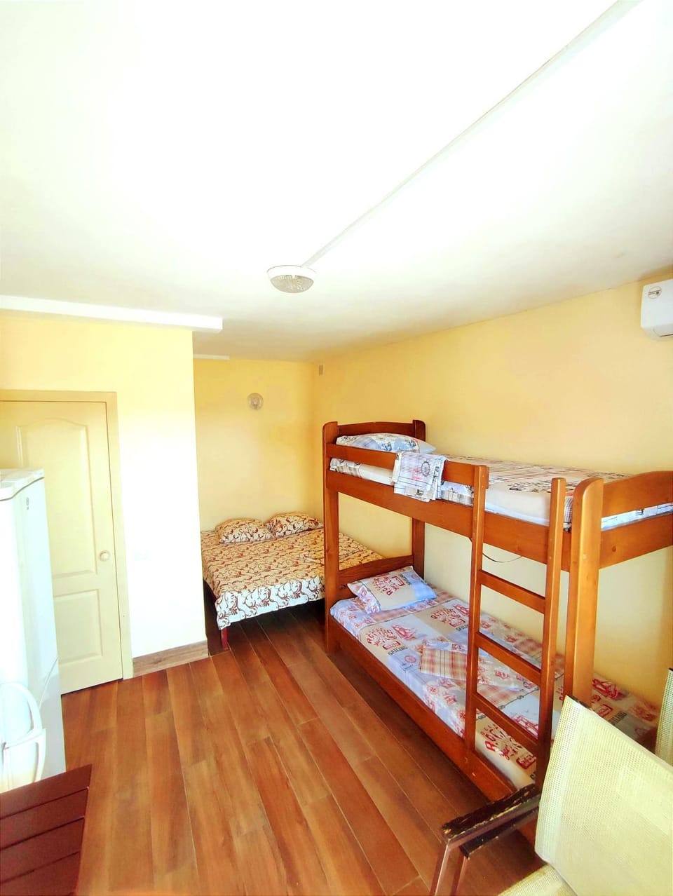 Bed, Photo of the whole room, bunk bed, air conditioner