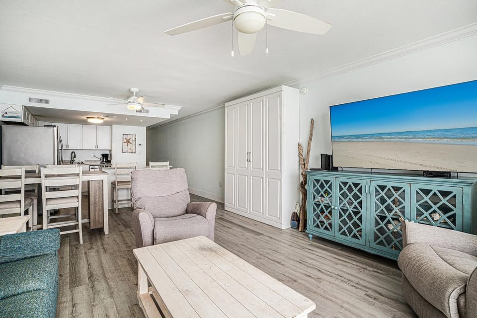 1109 Waters Edge Resort condo Apartment in Garden City