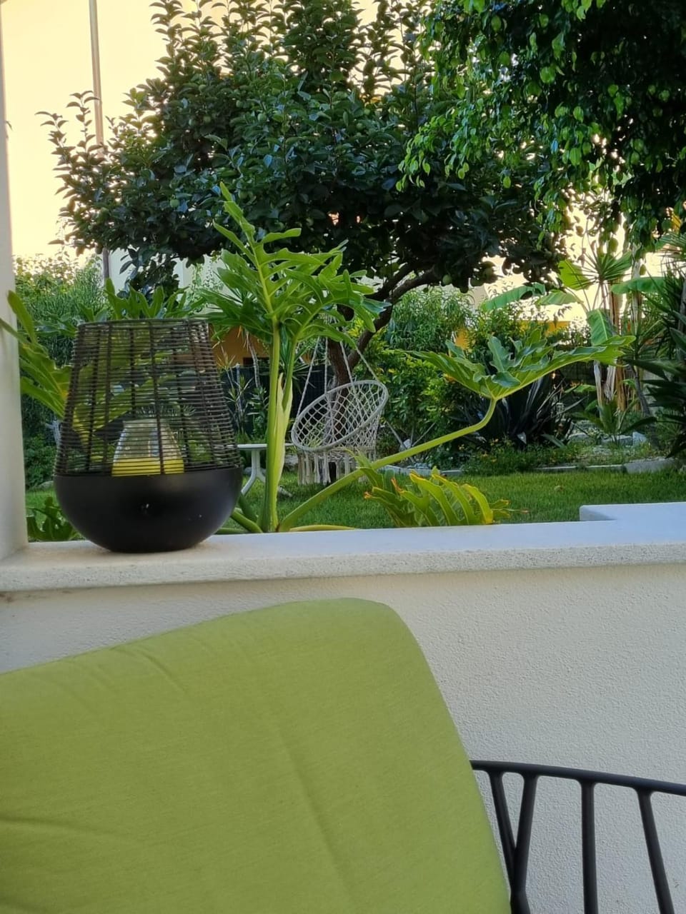 Garden, Balcony/Terrace, Photo of the whole room, Decorative detail, Garden view, Garden view, hair dresser