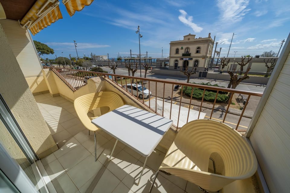 Balcony/Terrace, Sea view, Street view