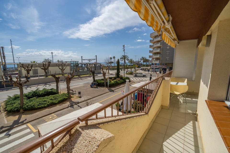 Balcony/Terrace, Sea view, Street view