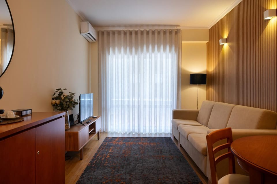 TV and multimedia, Living room, air conditioner