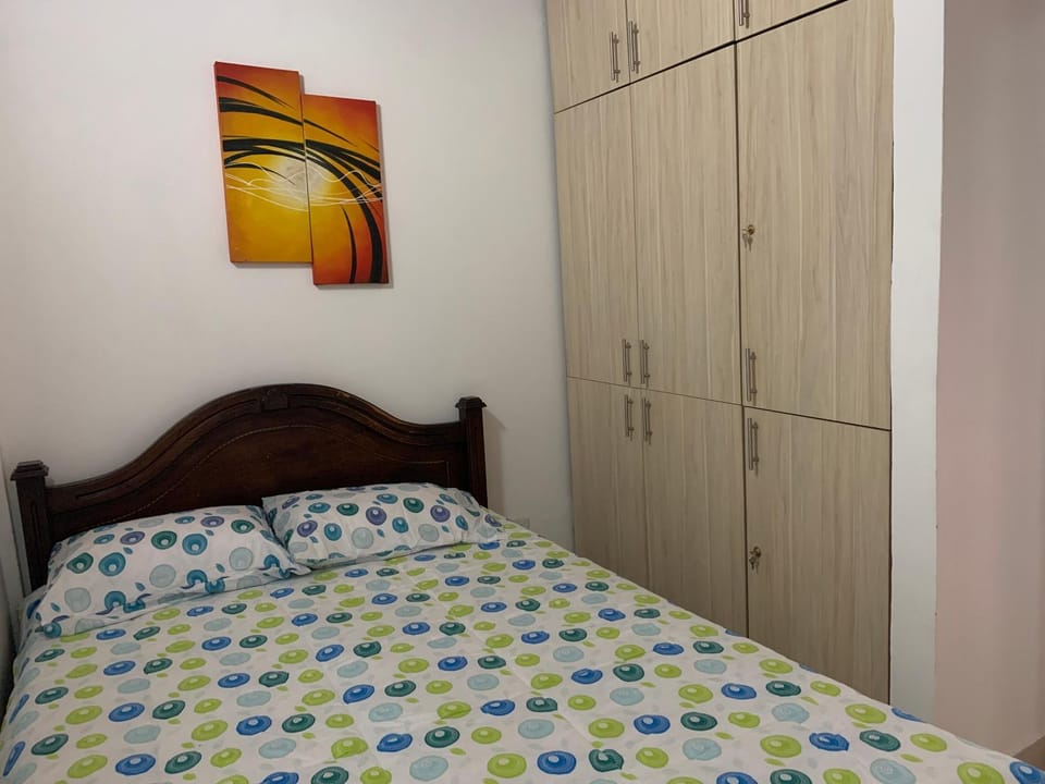 Photo of the whole room, Bedroom