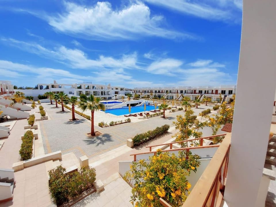 Balcony/Terrace, Pool view