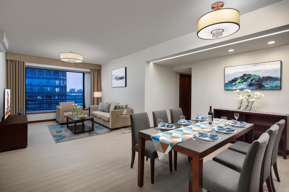 Living room, Dining area