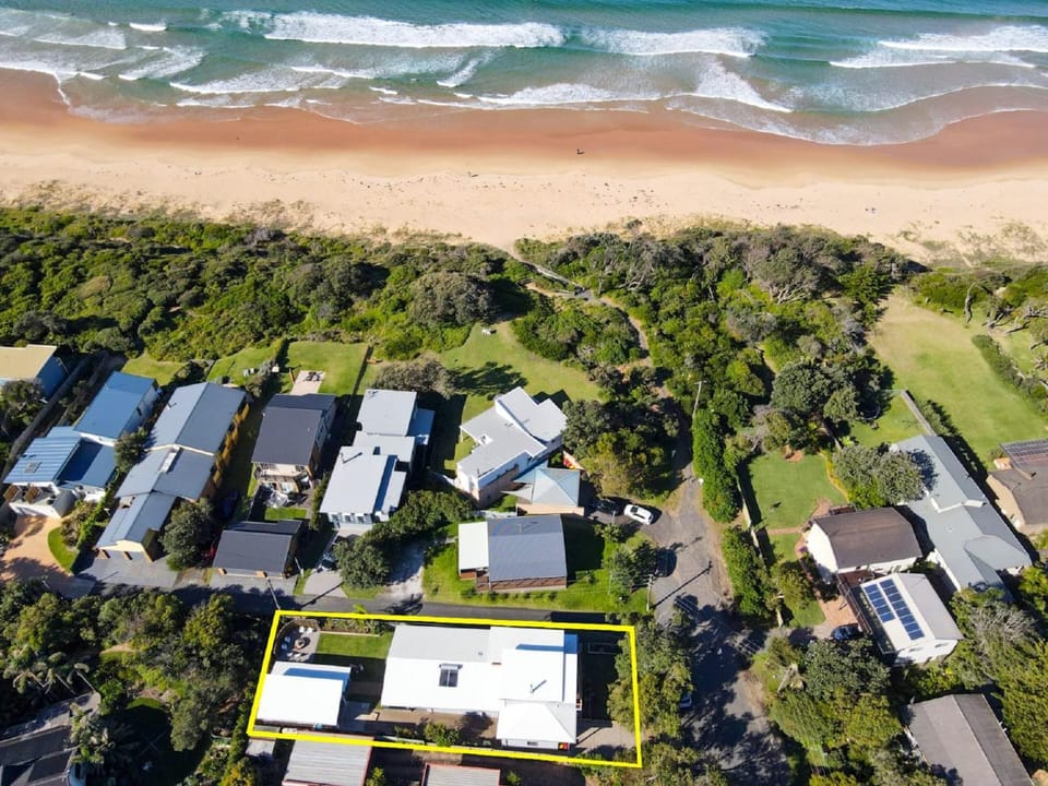Spinnaker I Family Getaway I 2mins Walk to Beach House in Culburra Beach