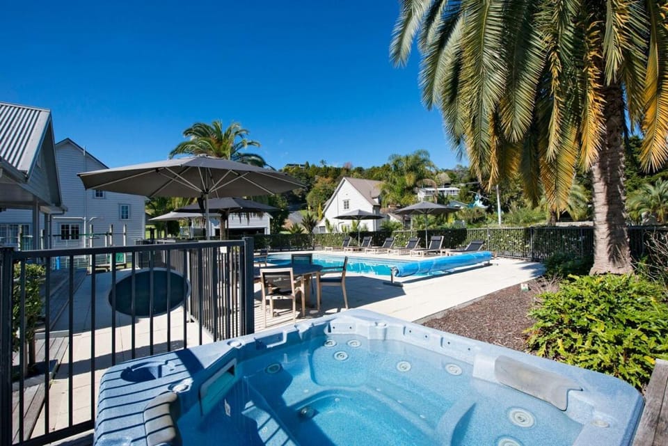 Cooks Cottage 2-4 Bedroom- Russell Cottages Collection House in Northland
