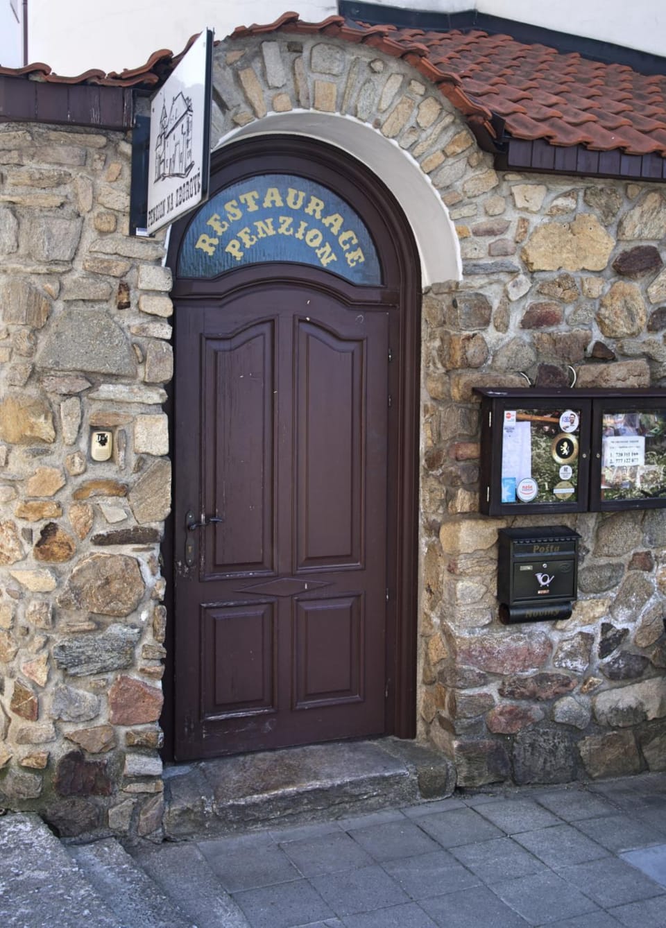 Facade/entrance