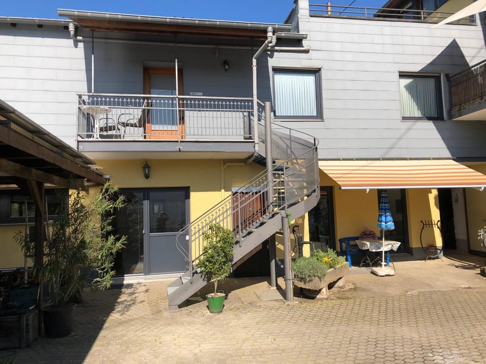 Property building, Patio, Facade/entrance