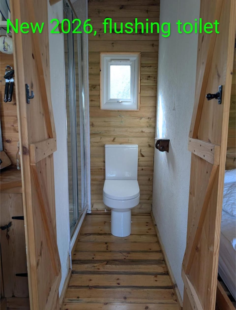 Dryw bach glamping hut Campground/ 
RV Resort in Wales