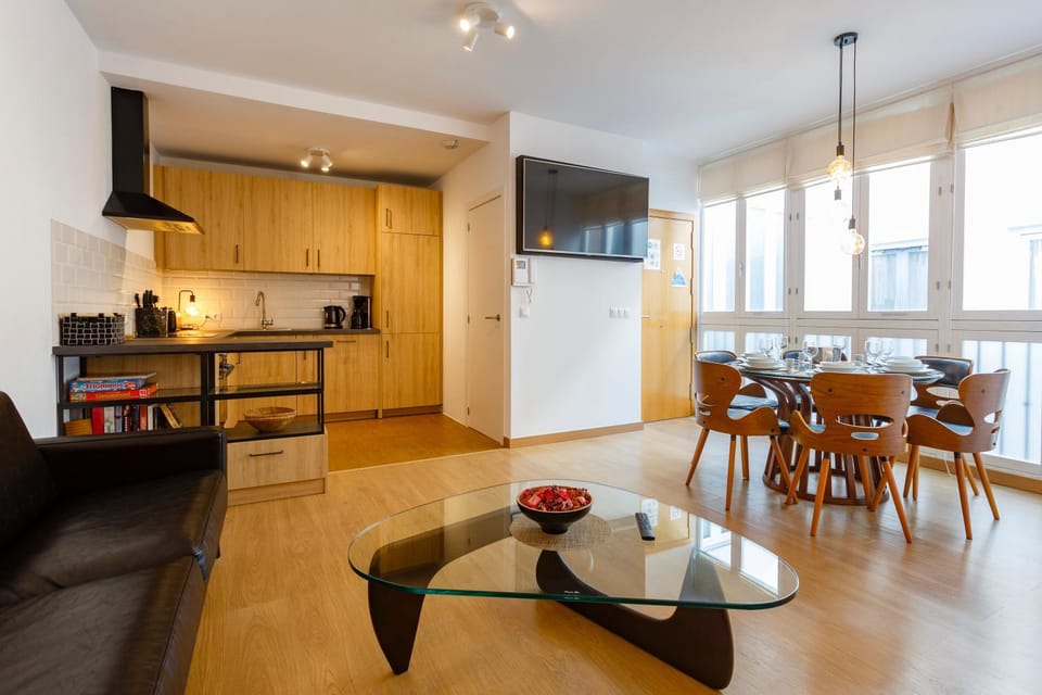 Kitchen or kitchenette, Living room, Dining area